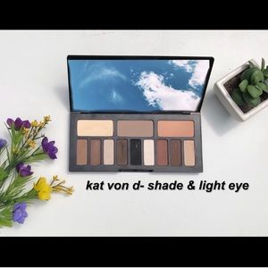 KAT VON D SHADE AND LIGHT EYE PALLETE